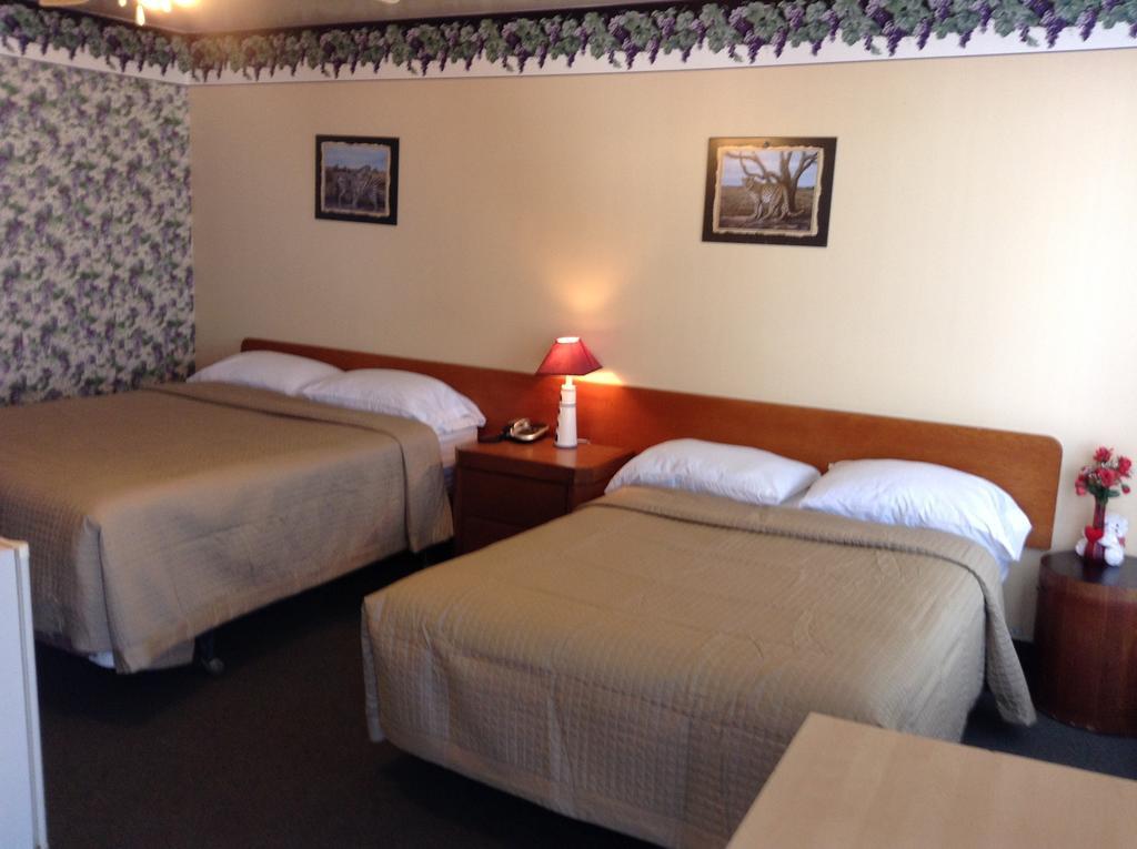 Motel Rive Du Lac Saint-Zotique Room photo
